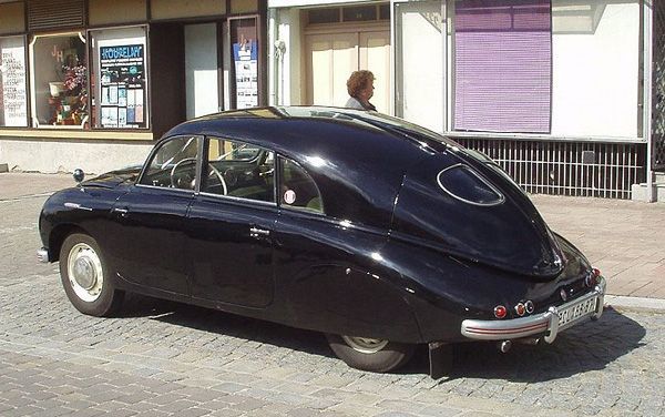 Tatra 600