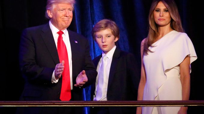 Trump se svým synem Barronem a ženou Melanií.