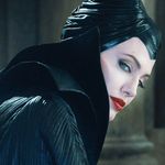 Angelina Jolie je v roli Zloby ve filmu Královna černé magie hnána touhou po pomstě. U toho je ovšem až strašidelně krásná.