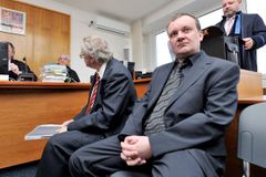Trestaný litoměřický exsoudce Jelínek byl znovu obžalován z korupce