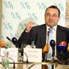 TK Josefa Dobeše k rezignaci