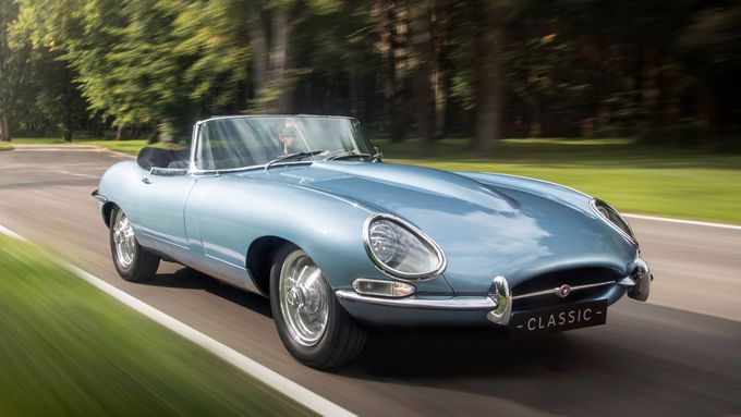 Na první pohled se nic nezměnilo. Klasický Jaguar E-Type první série z roku 1968 však skrývá tajemství...