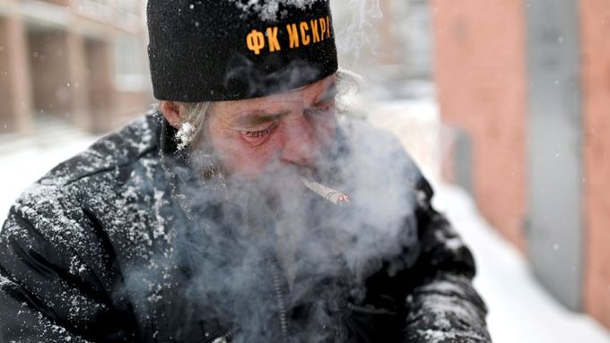 Foto: Musí vydržet i 30 stupňů pod nulou. Takto přežívají zimu bezdomovci na Sibiři