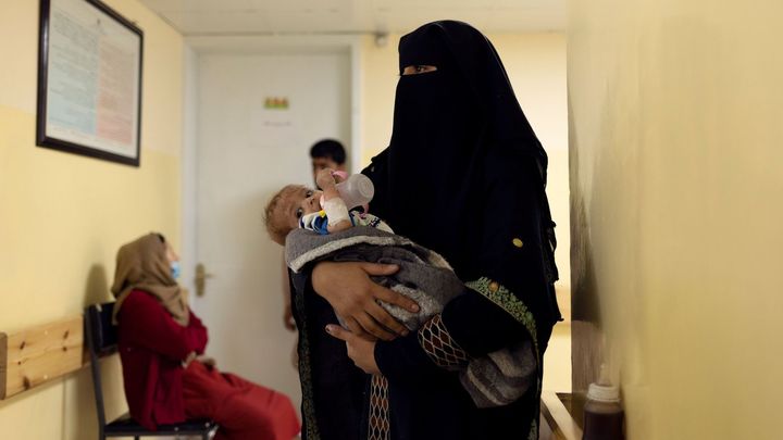 Na pokraji zhroucení: Afghánským nemocnicím docházejí léky, pracovníci jsou bez mezd; Zdroj foto: Reuters