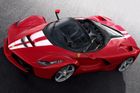 Nové Ferrari bylo vydraženo za 216 milionů korun. Padl tak historicky nejvyšší aukční rekord