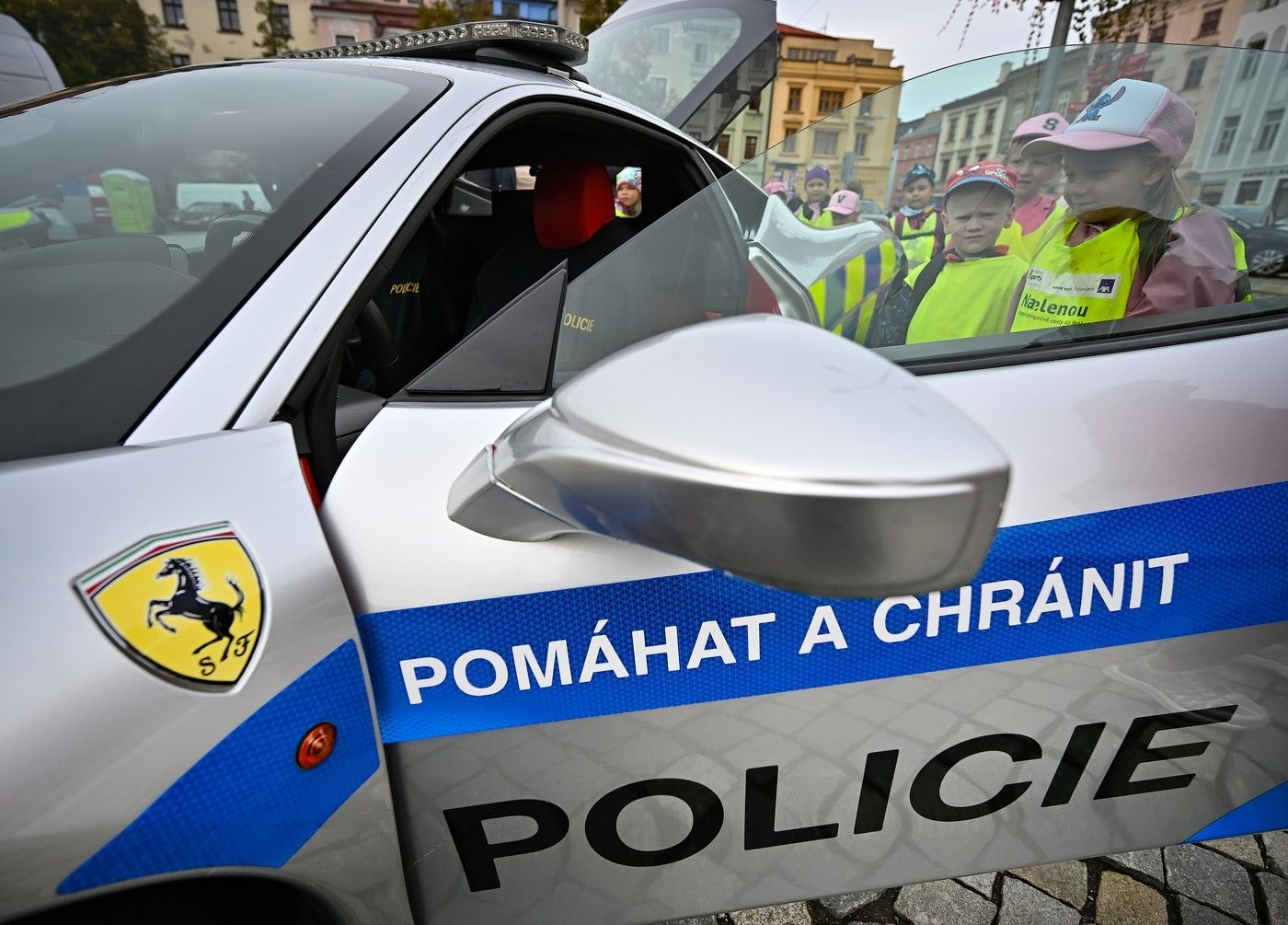 policejní Ferrari