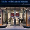Nově otevřené Centrum pro britskou fotografii v Londýně, kde je zastoupena i česká fotografka Markéta Luskačová