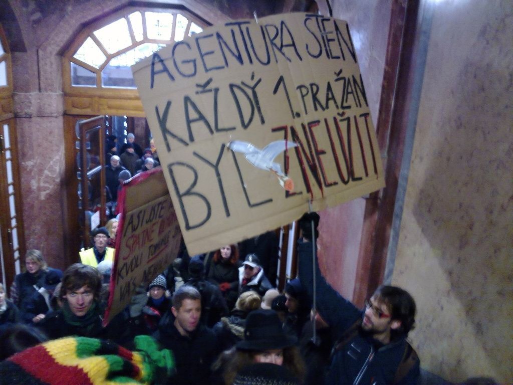 Protest proti koalici ODS a ČSSD v Praze (ustavující zastupitelstvo)