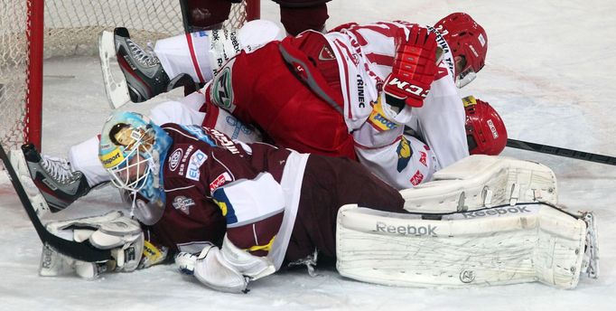 Hokej, extraliga, Sparta - Třinec: Marcel Melicherčík - Martin Růžička