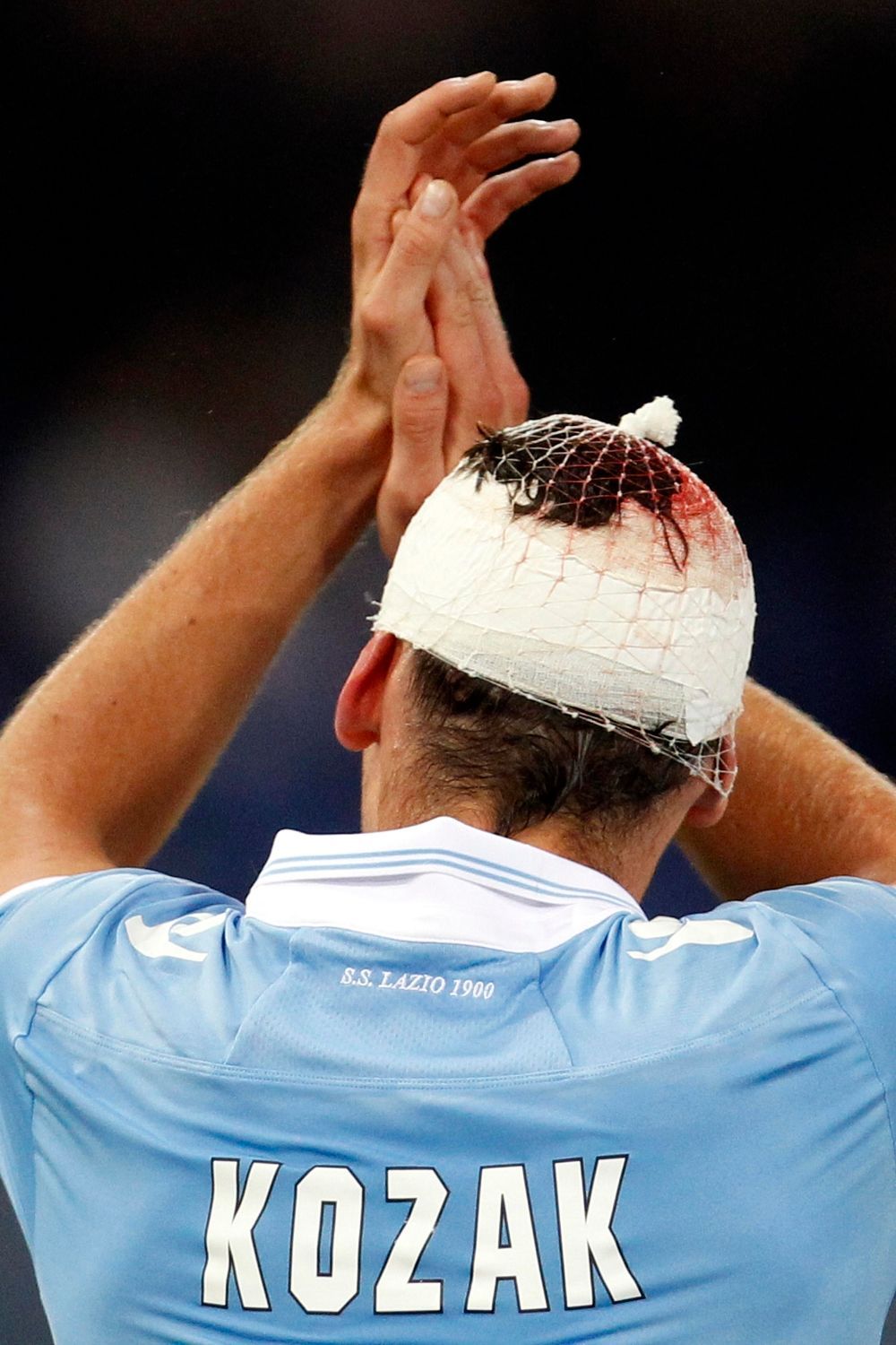 Fotbalista Lazia Řím Libor Kozák v utkání proti Panathinaikosu v Evropské lize 2012/13.