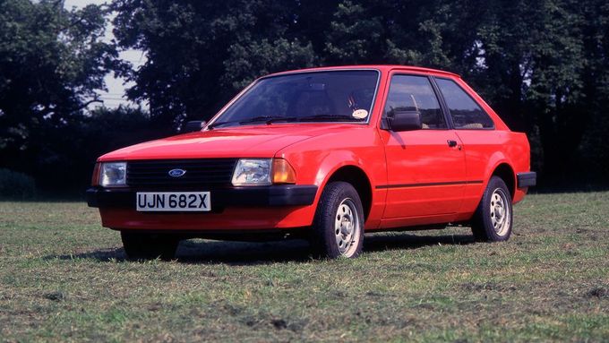 Třetí generace Fordu Escort se dostala i do československého Tuzexu.