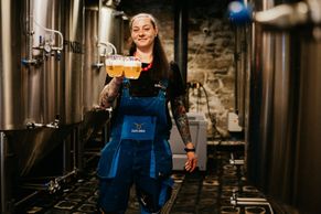 "Ty krávo, ženská a vaří pivo?" V práci nechlastáme, nýbrž degustujeme, říká sládková