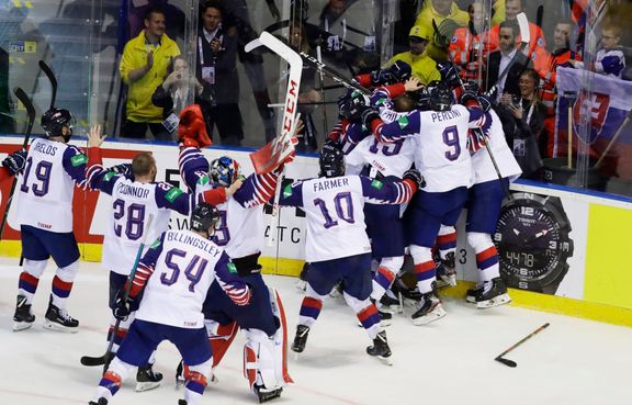 Takhle Velká Británie slavila na MS 2019 záchranu v elitní skupině světového šampionátu. V letech 2022 a 2024 se jí to nepovedlo, ale vždy se dokázala vrátit.