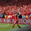 Euro 2016, Polsko-Švýcarsko: Xherdan Shaqiri slaví gól na 1:1