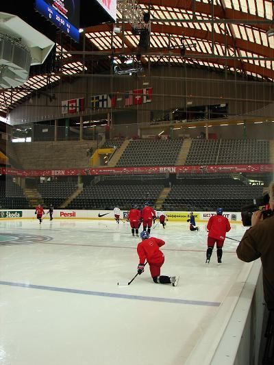 Trénink českých hokejistů v Bernu