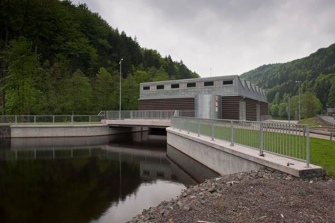 Malá vodní elektrárna (MVE) Železný Brod. Autor stavby: Ing. arch. Boris Šonský, Architektonická kancelář, spol. s r.o. ing. arch. Pavel Janoušek, ing. arch. Boris Šonský.