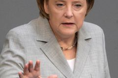 Merkelová chce vládu před oslavami pádu Berlínské zdi