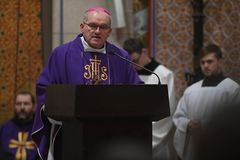 Novým olomouckým arcibiskupem papež jmenoval biskupa Josefa Nuzíka
