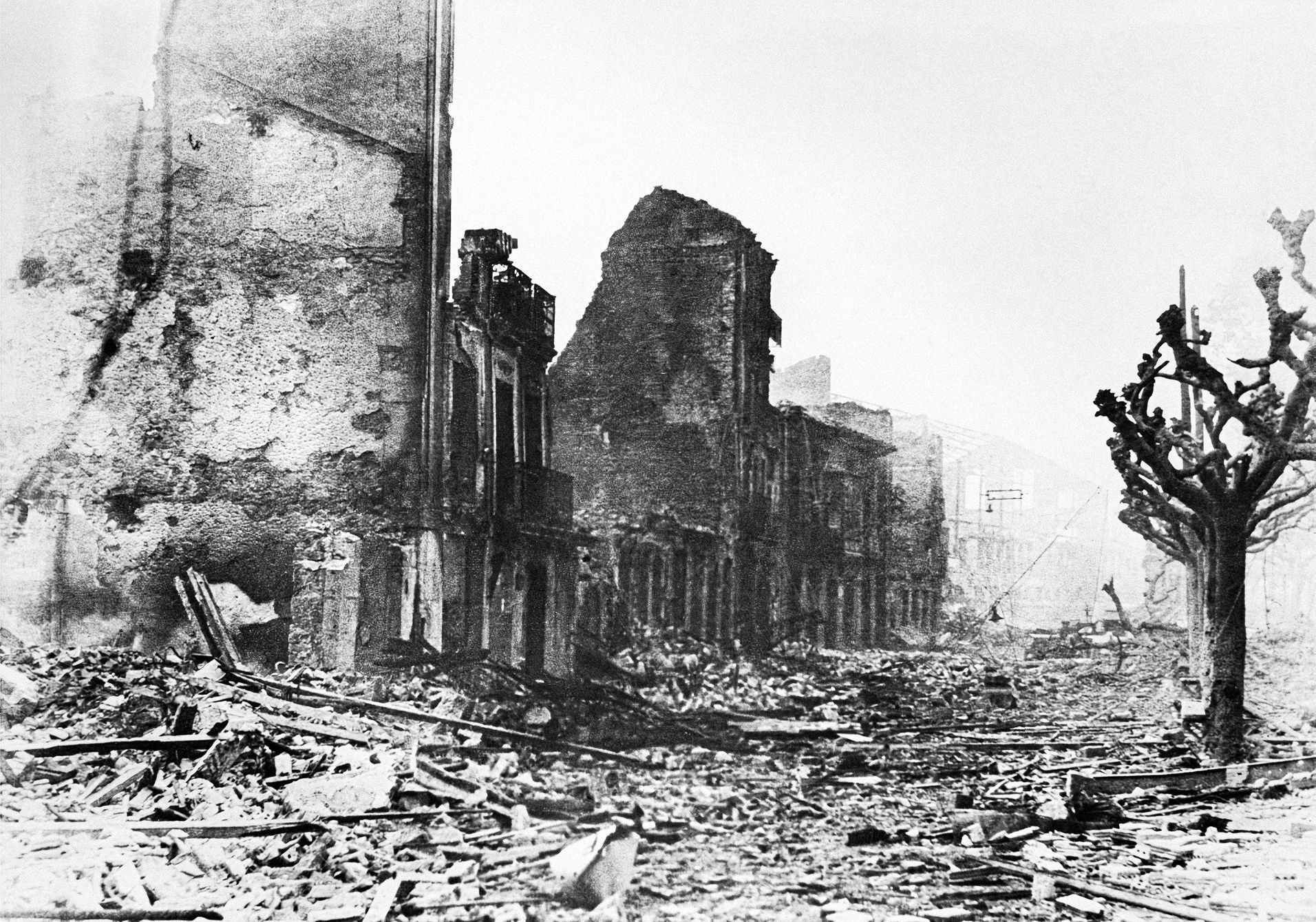 Fotogalerie / Guernica / Španělská občanská válka / Bombardování / Před 85 lety bylo baskické město Guernica ničivě bombardováno německým letectvem
