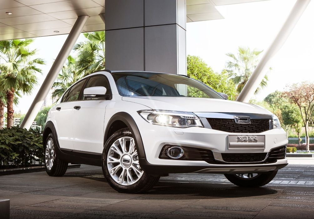 Qoros 3 City SUV 2015)