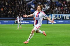 Šulcův velký večer. Paříži dal dva góly, při druhém si dovolil parádu