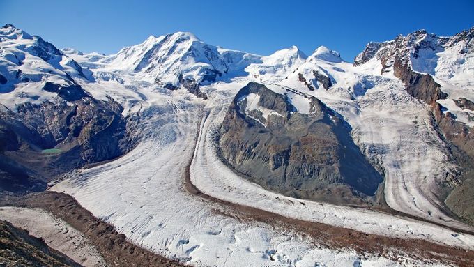 Tající ledovec ve švýcarských Alpách. Ilustrační foto.