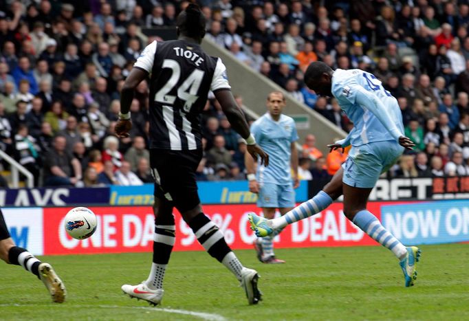 Manchesterský Toure skóruje poprvé v zápase proti Newcastle United