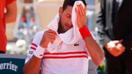 A i on viděl překvapivou první polovinu finále. Novak Djokovič se v prvním setu s Tsitsipasem přetahoval o každý míč a nakonec rozhodoval tie-break. Srbský favorit jej ztratil, když sám neproměnil setbol.