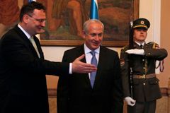 Jestřáb Netanjahu míří do Prahy, přiveze část své vlády