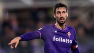 DAVIDE ASTORI. Jeden z mnoha šokujících případů smrti fotbalisty na vrcholu sil přišel v březnu předloňského roku. Kapitán Fiorentiny zemřel na hotelovém pokoji před zápasem, při spánku. Pitva později prokázala, že příčinou smrti byla tachykardie. Astorimu začalo bít srdce tak rychle, až se úplně zastavilo.