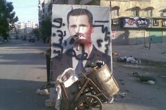 Povstalci se stahují z Aleppa, armáda zahájila útok