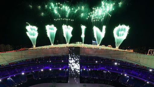 Slavnostní zahájení ZOH 2022 v Pekingu - první ohňostroj