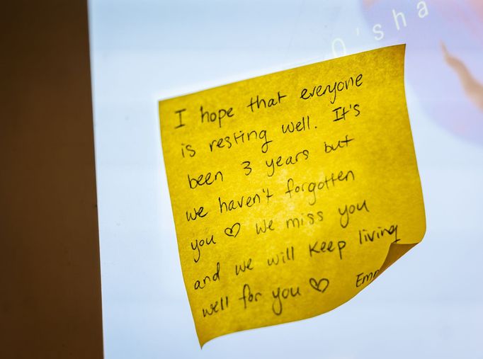 Jihokorejci si připomínají třetí výročí od tragédie, při níž 158 lidí přišlo o život v "halloweenské tlačenici" v Soulu. Redakce Aktuálně.cz navštívila místo incidentu.