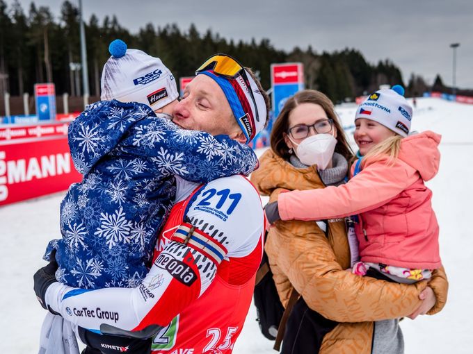 Ondřej Moravec s manželkou Veronikou a dětmi Rozálií a Ondřejem.