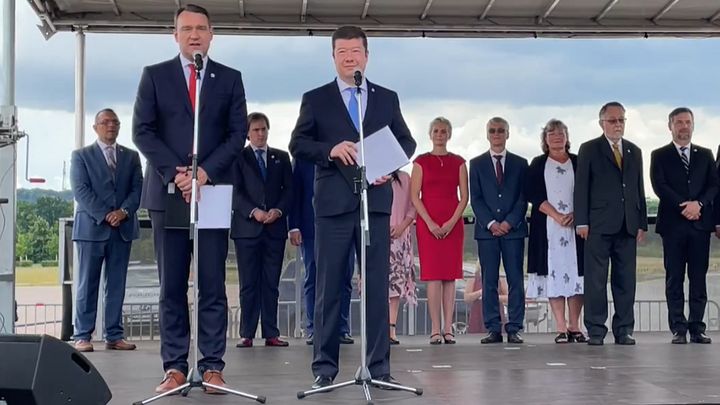 SPD zahájila kampaň. Chystá volební kamion "espéďák" i petici za zachování koruny; Zdroj foto: Facebook Svoboda a přímá demokracie