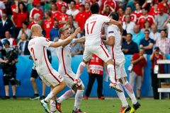 Poláci zvládli penaltové drama se Švýcarskem a jsou prvními čtvrtfinalisty Eura