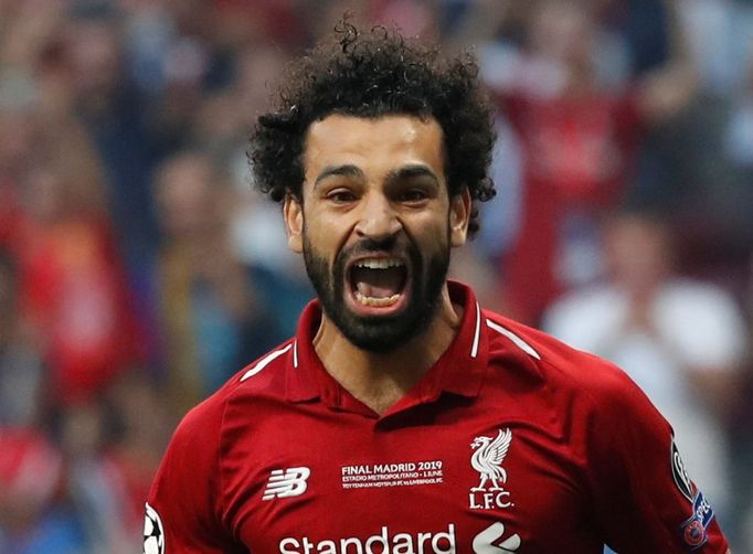 Mohamed Salah slaví gól ve finále Ligy mistrů Tottenham - Liverpool