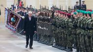 Takto vypadal ceremoniál u příležitosti uvedení Miloše Zemana do funkce prezidenta ČR. (8. 3. 2013)