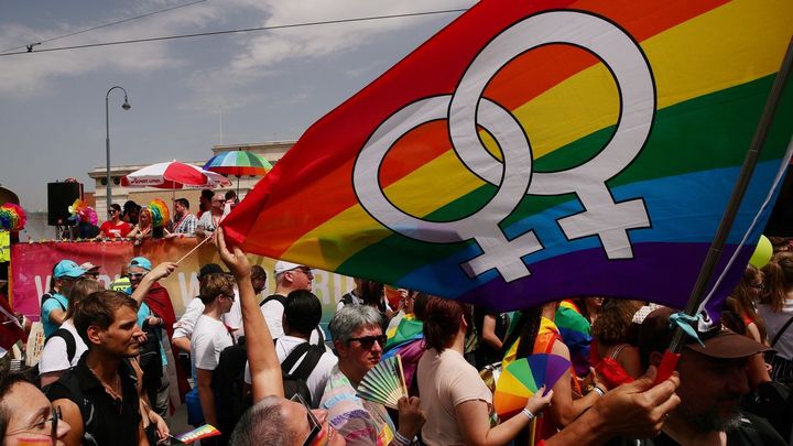 Pochodu EuroPride za práva gayů a leseb se ve Vídni zúčastnilo půl milionu lidí