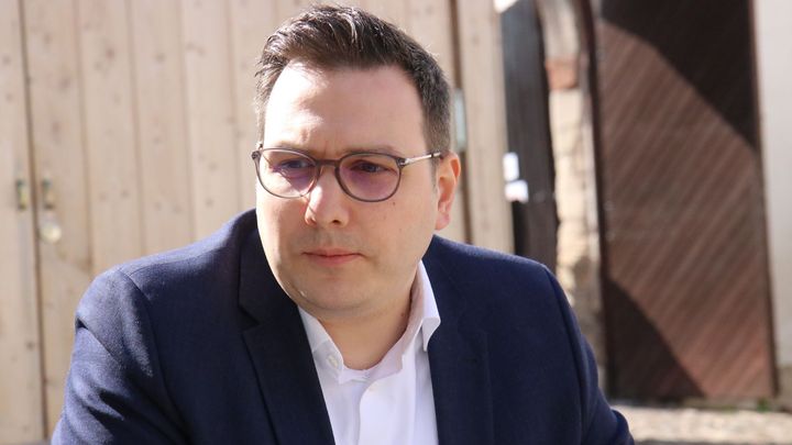 Jste americký válečný štváč, slyšel Lipavský. Díky USA jsme více v bezpečí, odvětil