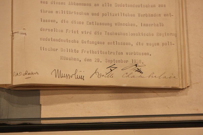 Orginály Mnichovské dohody v Praze