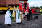 Provozovatel dolu, státní firma LKAB, kvůli přesunu rozšířila silnici. Červeně natřený kostel patří mezi největší dřevěné stavby ve Švédsku a opakovaně bývá označován za nejkrásnější kostel v zemi. Přesunut byl do nového centra Kiruny vzdáleného asi pět kilometrů od původního místa, kde kostel stál více než sto let.