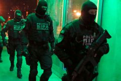 V Bosně pohřbili policistu, kterého zastřelil útočník