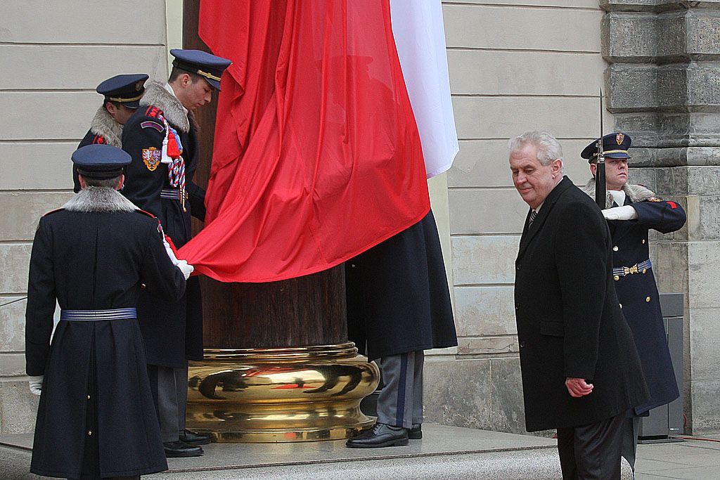 Vlajka EU na hradě