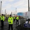 Britové protestují proti migrantům