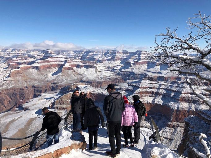 Zasněžený Grand Canyon, USA, sníh.