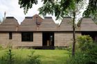 Rozložitelný dům z korku zaujal britské architekty. Na jeho stavbu padly tisíce zátek