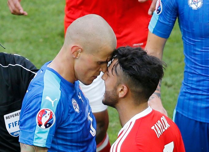 Euro 2016, Slovensko-Wales: Martin Škrtel - Neil Taylor