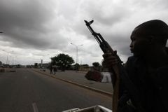 Nejméně 800 mrtvých při násilí v Pobřeží slonoviny