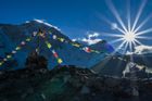 Minimálně z pohledu médií nejsledovanější výstup letošního roku předvedli Radoslav Groh a Marek Holeček na nepálské Baruntse (7162 metrů). Zejména kvůli tomu, že se po dobytí vrcholu dostali do situace, kdy jim několik dní šlo o život.